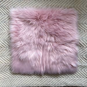 Dormify Faux Sheepskin Pink Accent Rug